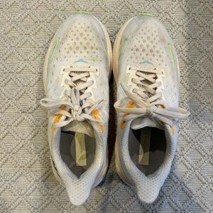 Women Hoka Clifton 9